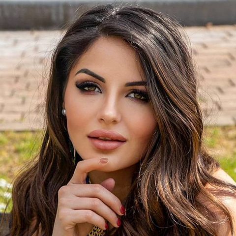 utrender Debora Savasto